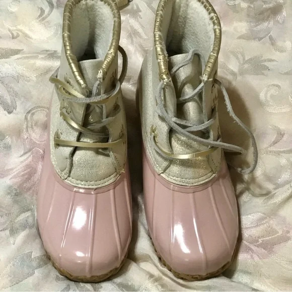 JACK ROGERS Chloe Pink Duck Ankle Boots Lace Up Shimmery Sherpa Lined Size 6 - Picture 5 of 10